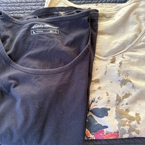 Eddie Bauer women’s set of 2 large short sleeve shirts